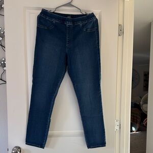 Express women’s elastic waistband jeans.‎